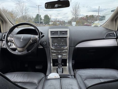 Used 2013 Lincoln MKX AWD image 19