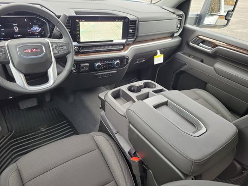 New 2026 GMC Sierra 2500 SLE w/ SLE Convenience Package image 19