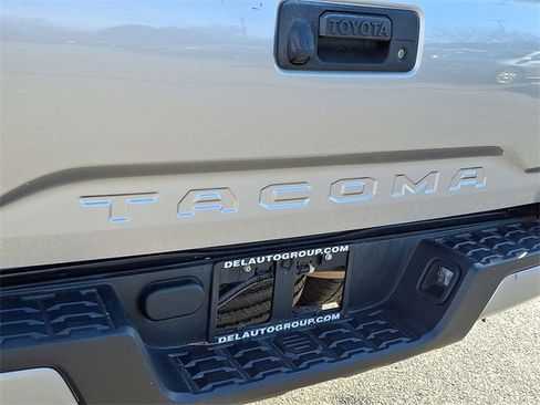 Certified 2020 Toyota Tacoma SR image 29