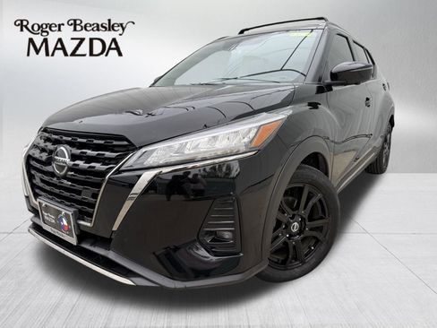 Used 2021 Nissan Kicks SR w/ SR Premium Package image 1