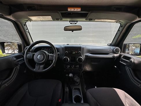 Used 2013 Jeep Wrangler Sport AWD/4WD image 6