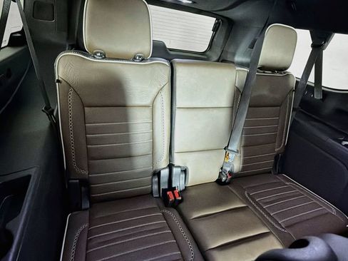 Used 2025 GMC Yukon XL Denali Ultimate AWD/4WD image 31