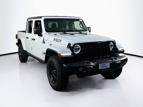 Used 2022 Jeep Gladiator Willys image 3