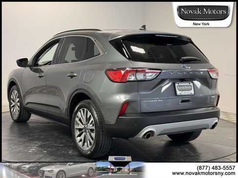 Used 2022 Ford Escape Titanium image 5