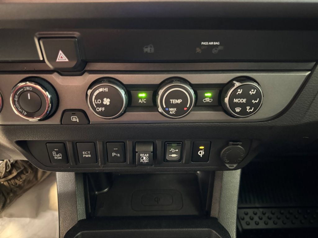 Used 2019 Toyota Tacoma TRD Off-Road w/ Technology Package AWD/4WD image 21