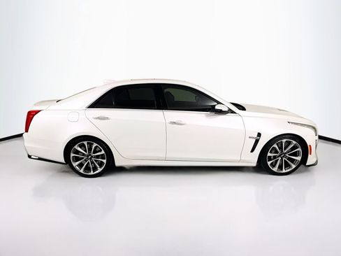Used 2018 Cadillac CTS V w/ Luxury Package RWD image 4