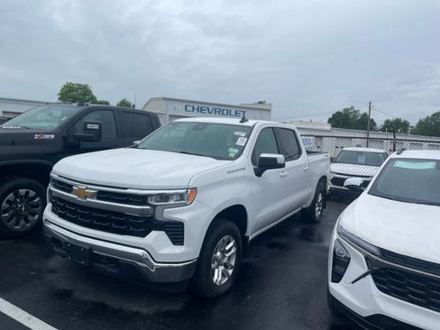 Used 2023 Chevrolet Silverado 1500 LT AWD/4WD image 1