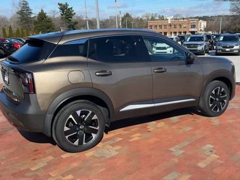 Used 2025 Nissan Kicks SR w/ Interior Electronics Package AWD/4WD image 3