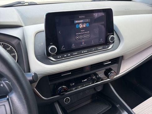 Used 2023 Nissan Rogue SV image 26