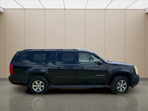 Used 2011 GMC Yukon XL SLT RWD image 11