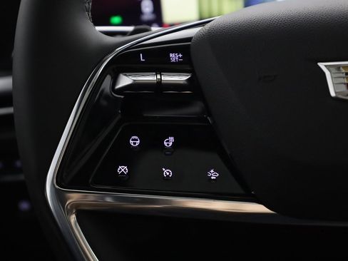 Used 2025 Cadillac Escalade Sport w/ Touring Package image 21