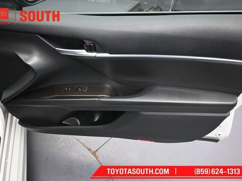 Used 2024 Toyota Camry SE FWD image 29