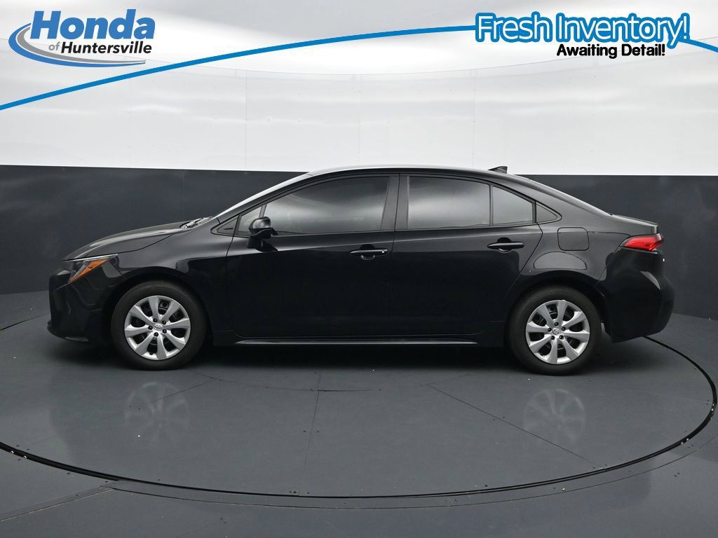 Used 2026 Toyota Corolla LE FWD image 6