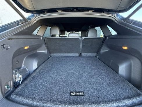 Used 2021 Volkswagen Atlas Cross Sport SE image 23