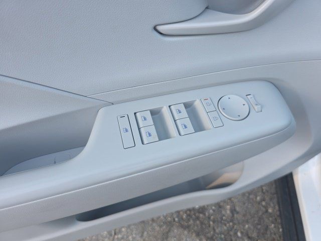 Used 2025 Hyundai Kona SEL AWD/4WD image 13