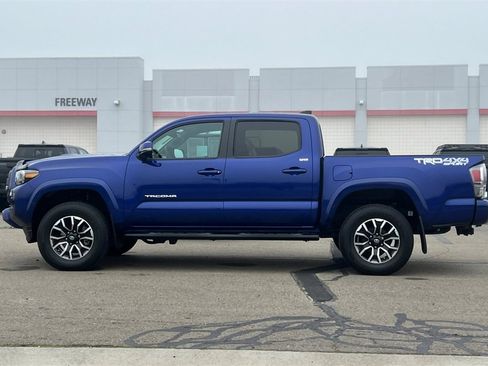 Certified 2023 Toyota Tacoma TRD Sport image 9