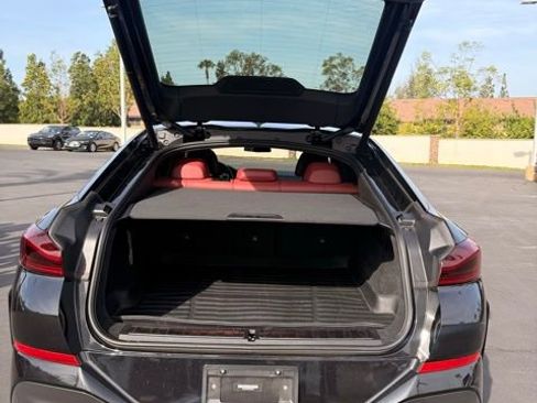 Used 2022 BMW X6 xDrive40i w/ M Sport Package image 7