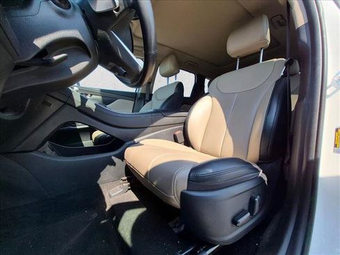 Used 2023 Hyundai Santa Fe SEL w/ Premium Package FWD image 13
