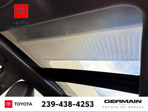 Used 2019 Toyota Camry XLE FWD image 12