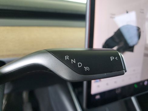 Used 2021 Tesla Model Y Long Range AWD/4WD image 30