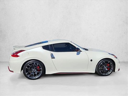 Used 2018 Nissan 370Z NISMO image 4