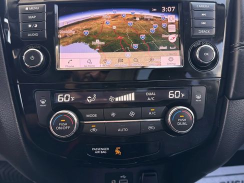 Used 2018 Nissan Rogue SL w/ Premium Package AWD/4WD image 34