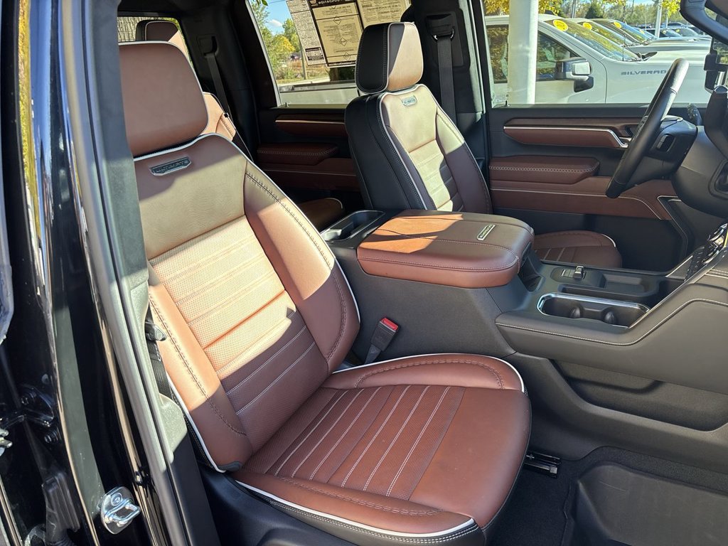Certified 2026 GMC Sierra 2500 Denali Ultimate w/ LPO, Black Badging Package AWD/4WD image 28