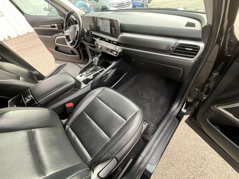 Used 2023 Kia Telluride LX image 33