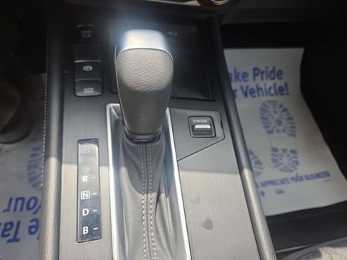 Used 2025 Nissan Kicks SV AWD/4WD image 23