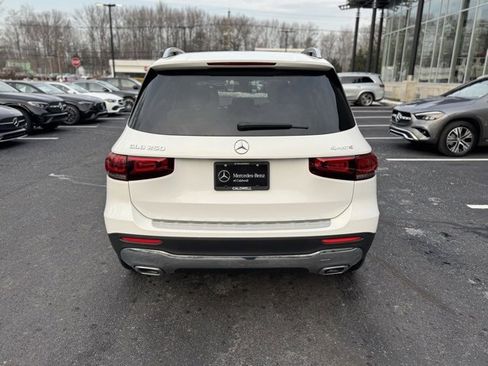 Certified 2023 Mercedes-Benz GLB 250 4MATIC image 4