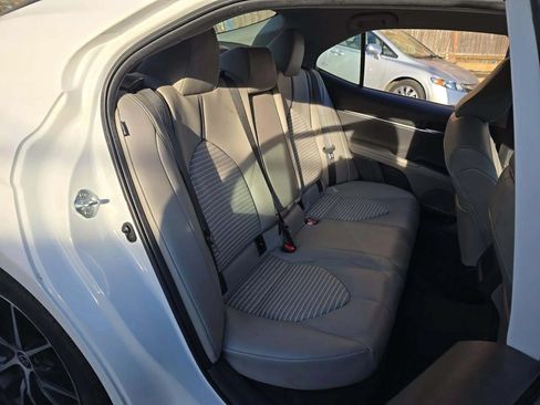 Used 2022 Toyota Camry SE FWD image 14
