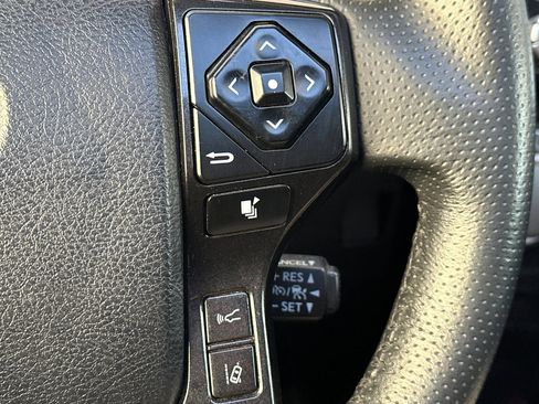 Used 2022 Toyota 4Runner TRD Off-Road Premium image 39