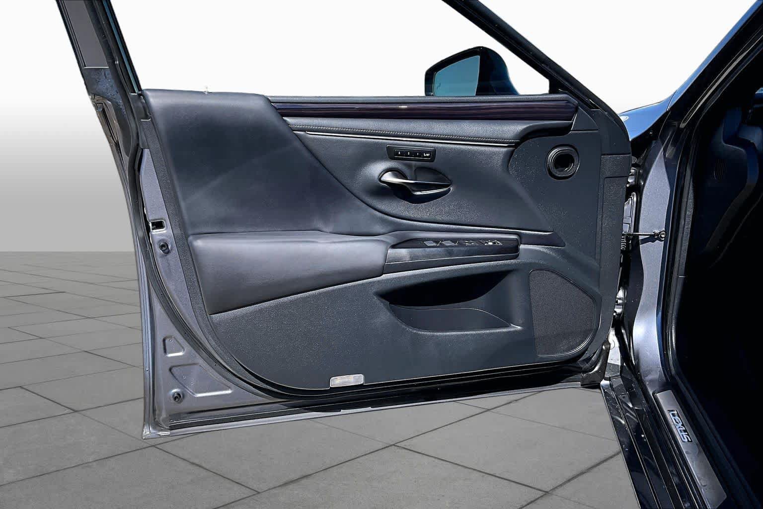 Used 2020 Lexus ES 350 w/ Premium Package FWD image 22