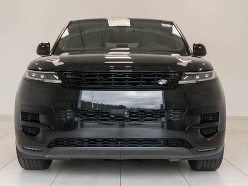 Used 2025 Land Rover Range Rover Sport SE AWD/4WD image 5