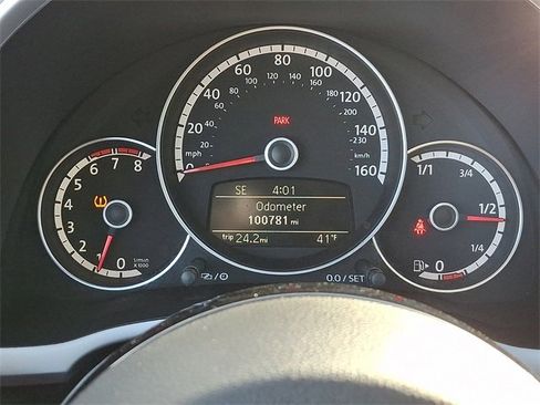 Used 2013 Volkswagen Beetle 2.0T image 18