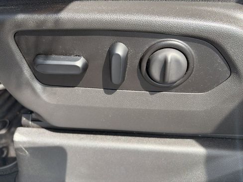 Used 2021 Chevrolet Silverado 1500 LT image 18