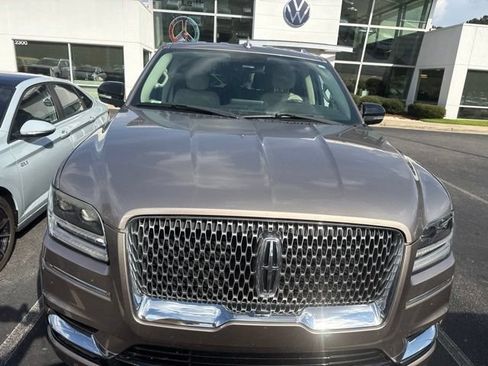 Used 2018 Lincoln Navigator Select AWD/4WD image 6