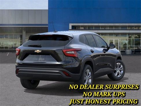 New 2026 Chevrolet Trax LS image 4