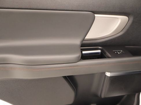 Used 2025 Ford Expedition Active RWD image 16