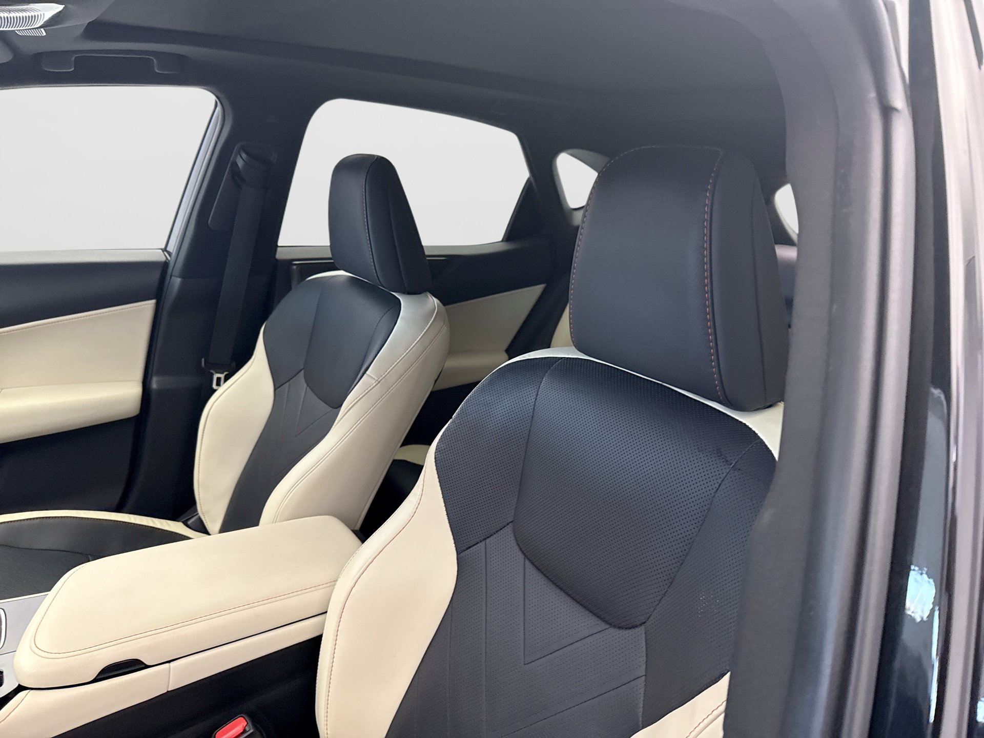 Used 2024 Lexus NX 350 AWD w/ Vision Package image 9