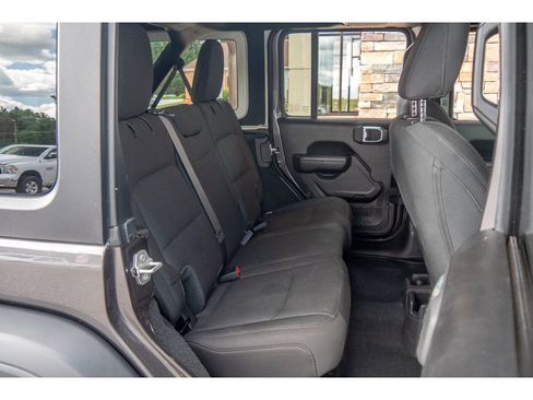 Used 2022 Jeep Wrangler Unlimited Sport image 18