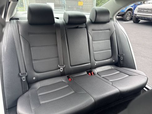 Used 2017 Volkswagen Jetta SE FWD image 23