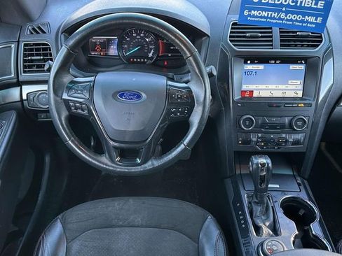 Used 2018 Ford Explorer XLT w/ Equipment Group 202A image 10