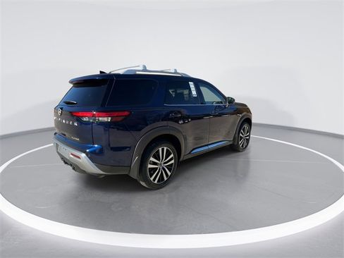 Used 2024 Nissan Pathfinder Platinum w/ Cargo Package image 8