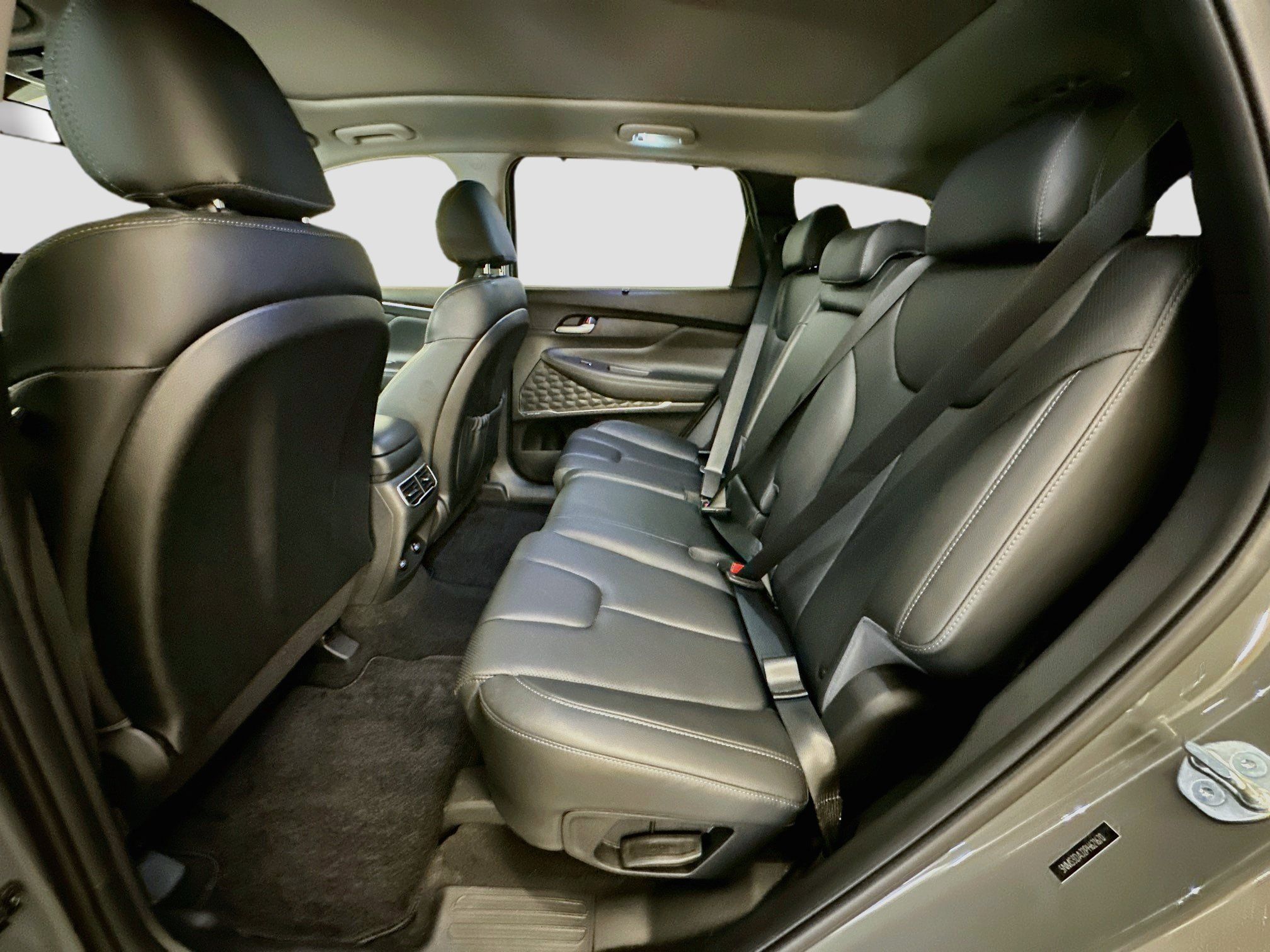 Used 2023 Hyundai Santa Fe SEL w/ Premium Package AWD/4WD image 30