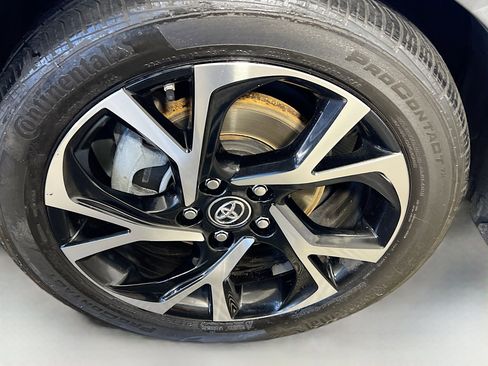 Used 2019 Toyota C-HR Limited image 14