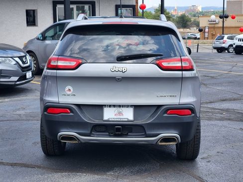 Used 2017 Jeep Cherokee Limited w/ Trailer Tow Group AWD/4WD image 10