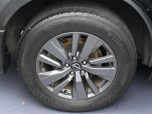 Used 2024 Nissan Pathfinder SV w/ Lighting Package (N92) image 5