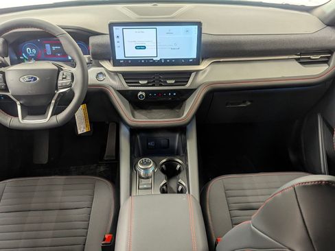 New 2026 Ford Explorer ST-Line w/ ST-Line Street Pack image 15