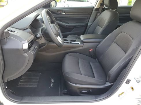 Certified 2025 Nissan Altima 2.5 SV FWD image 19
